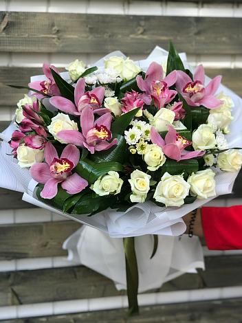 Букет цветов из: Розы и Хризантемы в Куйбышево Ростовская область