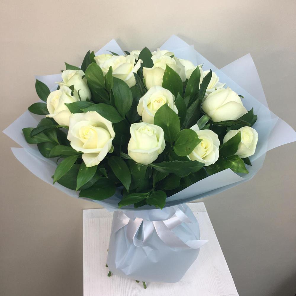 Букет 15 Белых роз Проуд в Куйбышево Ростовская область