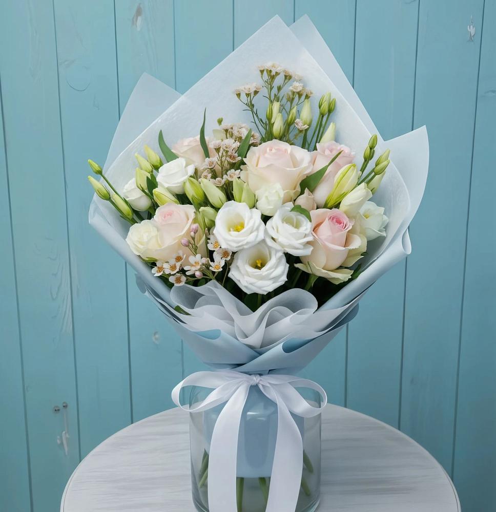 Букет цветов из: Розы и Лизиантусы в Куйбышево Ростовская область