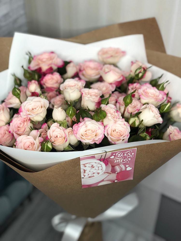 Букет цветов из: Розы в Куйбышево Ростовская область