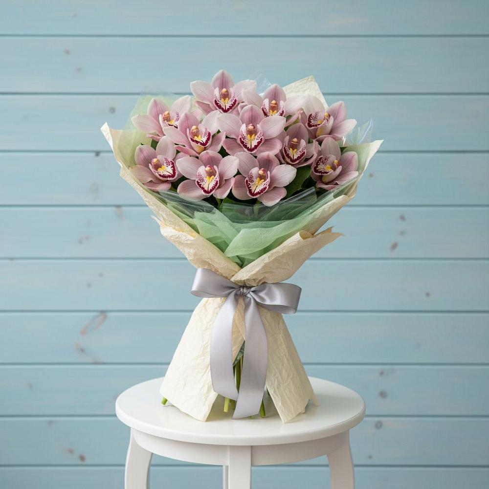 Букет цветов из: Орхидеи и Розы в Куйбышево Ростовская область