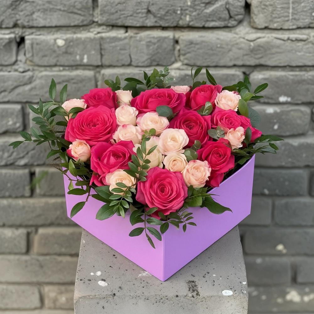 Цветочная композиция из Розы в коробке в Куйбышево Ростовская область