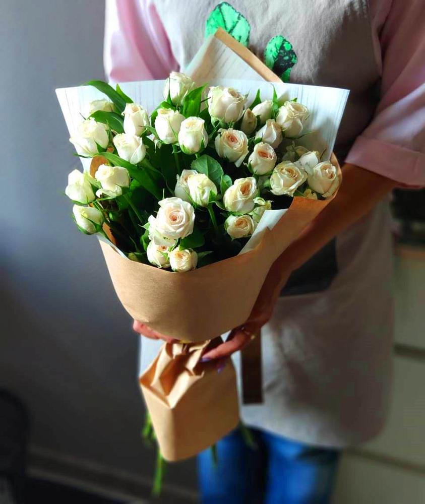Букет цветов из: Розы в Куйбышево Ростовская область