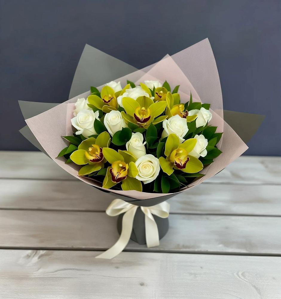 Букет цветов из: Орхидеи и Розы в Куйбышево Ростовская область