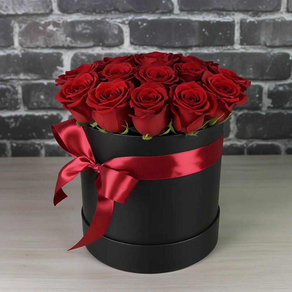 Цветочная композиция из Розы в шляпной коробке в Куйбышево Ростовская область